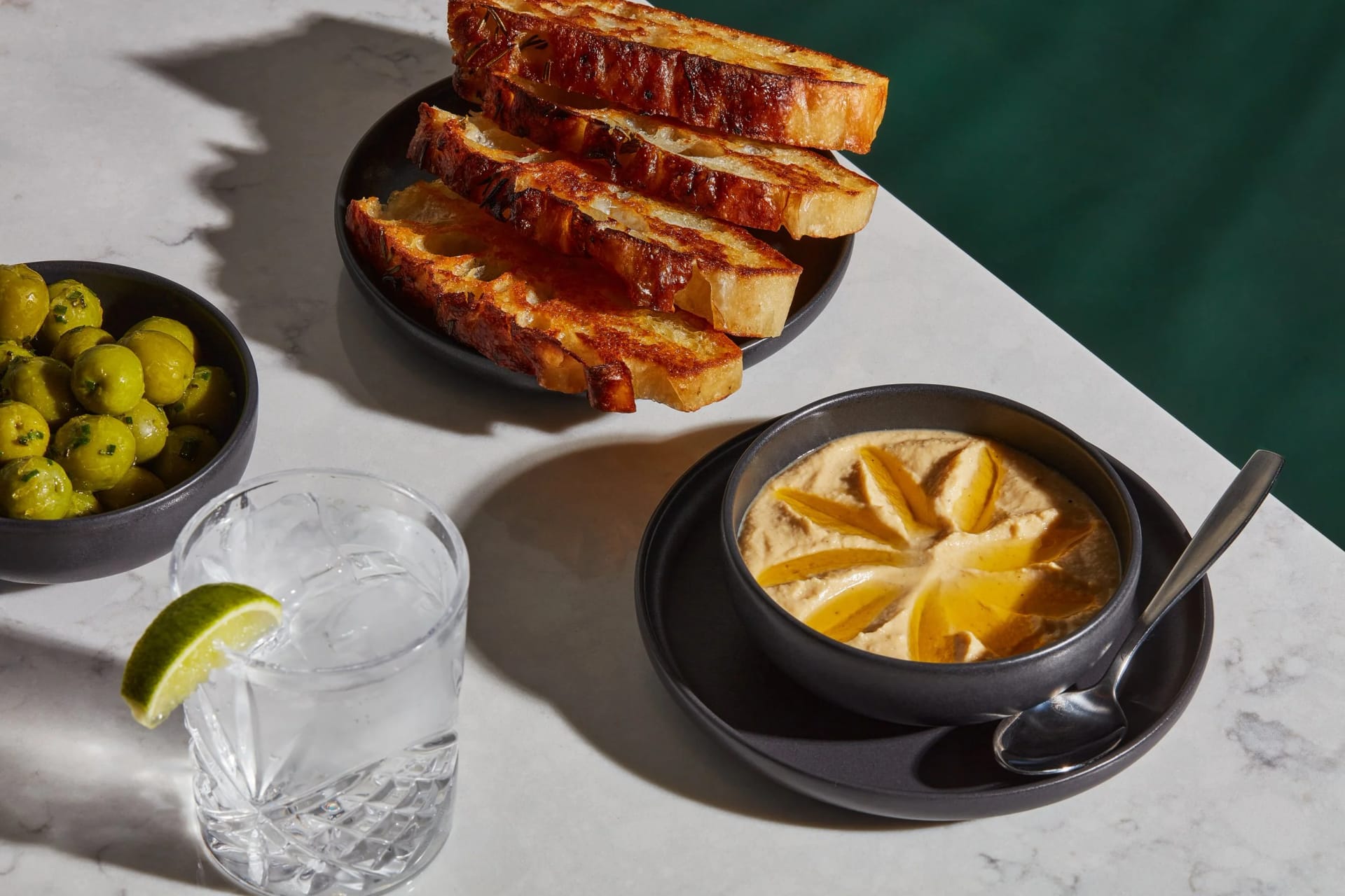 Hummus & Focaccia